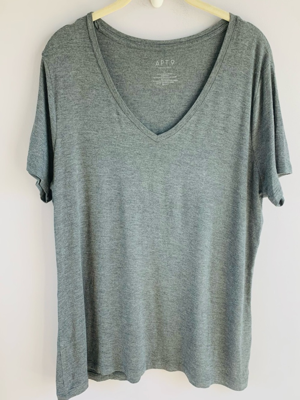 V Neck Knit Top T Shirt Apt.9 Steel Grey Soft Stretch Business Casual EUC Large
